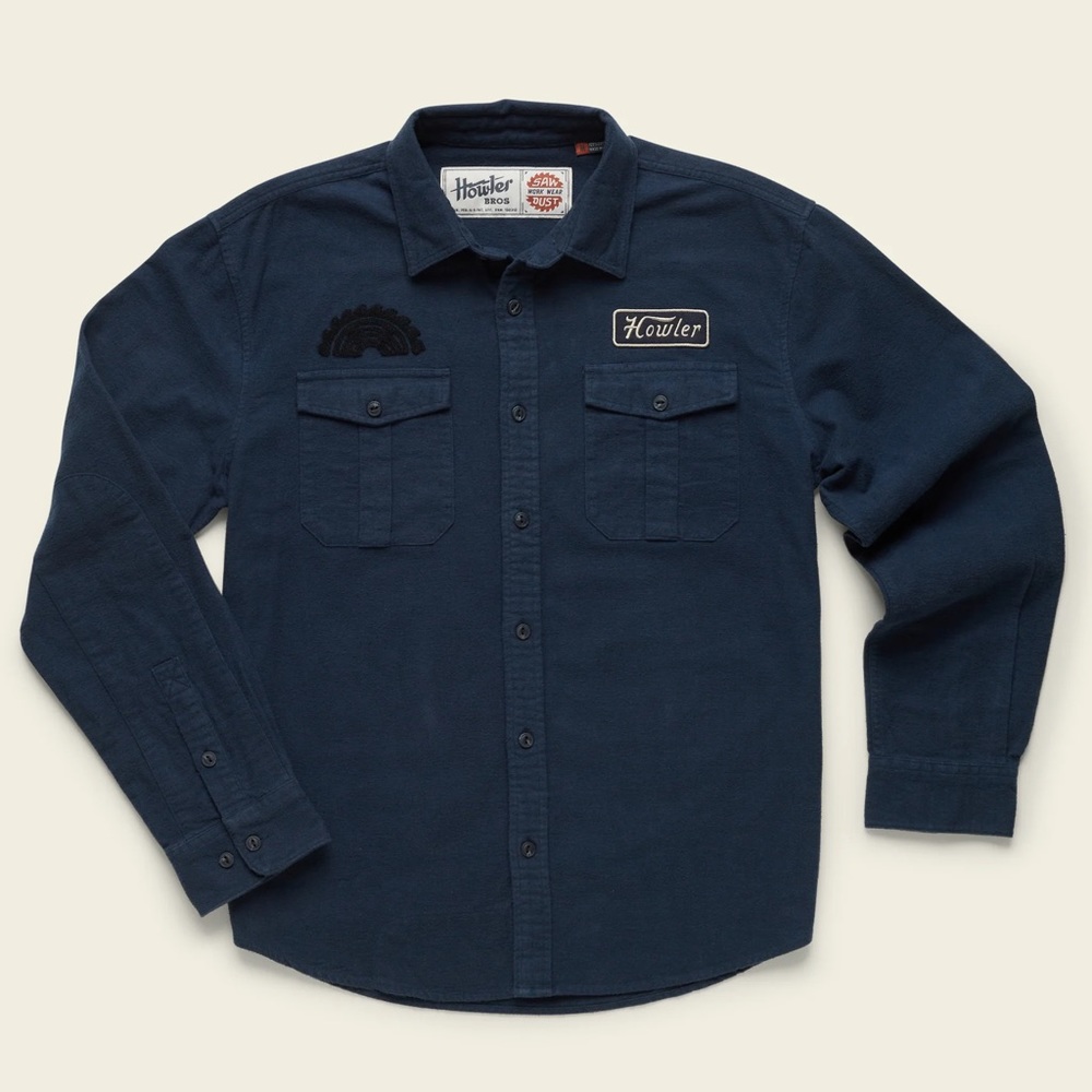 Brand new Howler brothers size M navy flannel